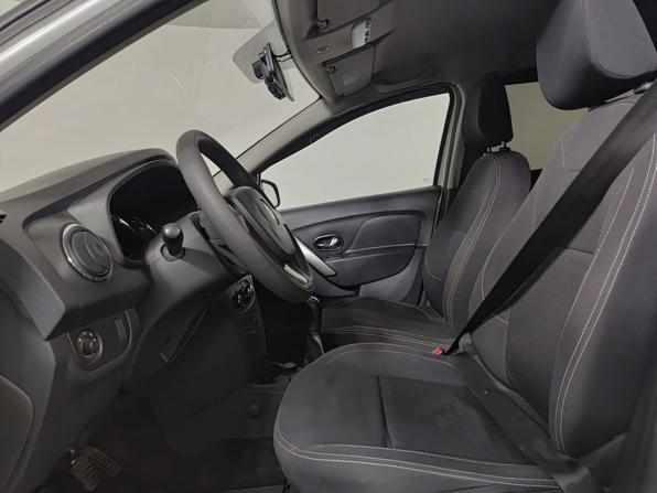 Renault Logan II с пробегом 2017 года, цена 665 000 рублей, 152064 км, седан, Автокод Объявления