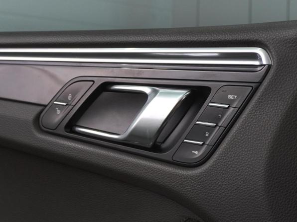 Porsche Macan I с пробегом 2014 года, цена 2 300 000 рублей, 192077 км, внедорожник, Автокод Объявления