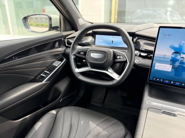 Geely Preface I с пробегом 2024 года, цена 2 720 000 рублей, 24460 км, седан, Автокод Объявления
