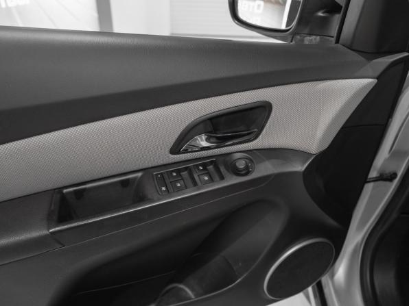 Chevrolet Cruze I Рестайлинг с пробегом 2012 года, цена 645 000 рублей, 172023 км, хэтчбек, Автокод Объявления