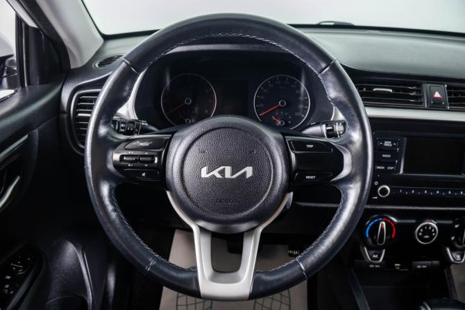 Kia Rio IV Рестайлинг с пробегом 2022 года, цена 1 719 000 рублей, 74000 км, седан, Автокод Объявления