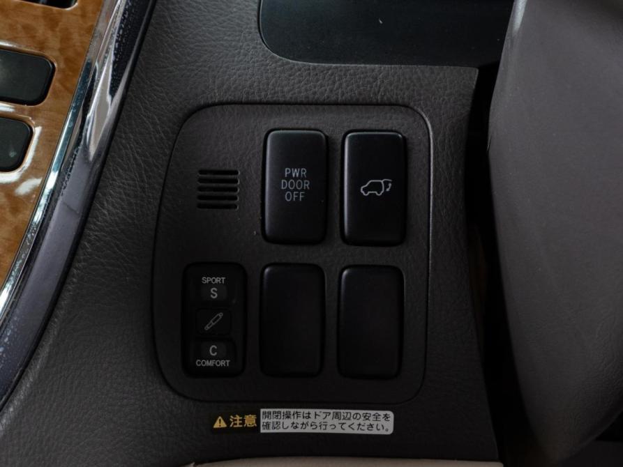 Toyota Alphard I Рестайлинг Тюмень  - изображение 21