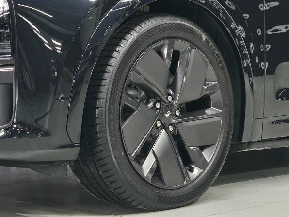 Li Auto (Lixiang) L7 I Рестайлинг с пробегом 2025 года, цена 8 200 000 рублей, 43 км, внедорожник, Автокод Объявления