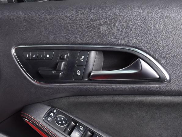 Mercedes-Benz CLA I (C117 X117) с пробегом 2015 года, цена 1 514 995 рублей, 55689 км, седан, Автокод Объявления