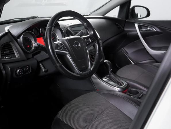Opel Astra J с пробегом 2011 года, цена 850 000 рублей, 137834 км, хэтчбек, Автокод Объявления