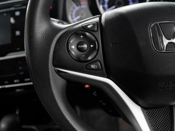 Honda Fit III с пробегом 2013 года, цена 949 500 рублей, 119081 км, хэтчбек, Автокод Объявления