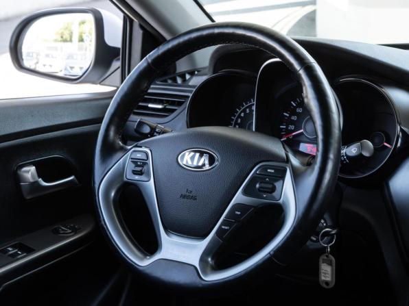 Kia Rio III Рестайлинг с пробегом 2016 года, цена 939 000 рублей, 198040 км, седан, Автокод Объявления