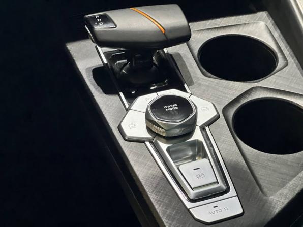 Changan UNI-V I с пробегом 2024 года, цена 2 570 000 рублей, 37000 км, лифтбек, Автокод Объявления