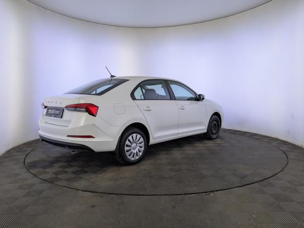 Skoda Rapid II с пробегом 2021 года, цена 1 050 000 рублей, 281341 км, лифтбек, Автокод Объявления
