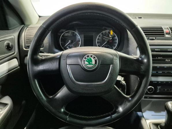 Skoda Octavia II (A5) Рестайлинг с пробегом 2011 года, цена 889 000 рублей, 162300 км, лифтбек, Автокод Объявления