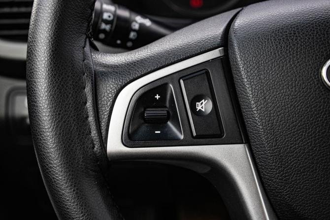 Hyundai Solaris I Рестайлинг с пробегом 2016 года, цена 899 000 рублей, 92596 км, седан, Автокод Объявления