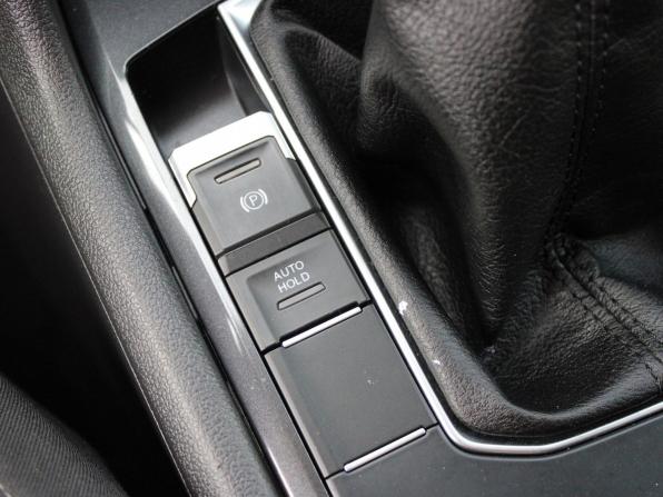 Volkswagen Tiguan II с пробегом 2018 года, цена 1 899 000 рублей, 133526 км, внедорожник, Автокод Объявления