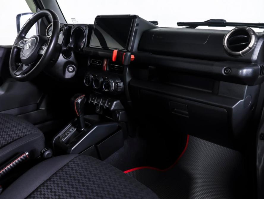 Suzuki Jimny IV Москва  - изображение 11