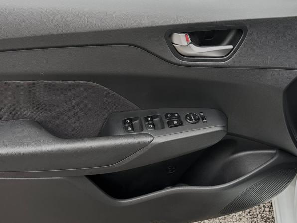 Hyundai Solaris II с пробегом 2018 года, цена 1 360 000 рублей, 154446 км, седан, Автокод Объявления