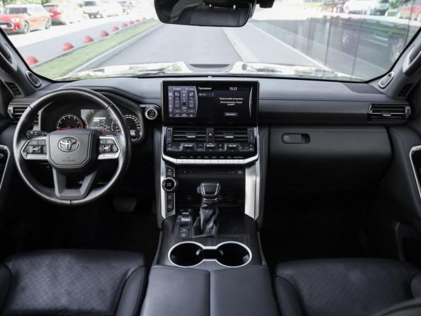 Toyota Land Cruiser 300 Series с пробегом 2022 года, цена 9 299 000 рублей, 51215 км, внедорожник, Автокод Объявления