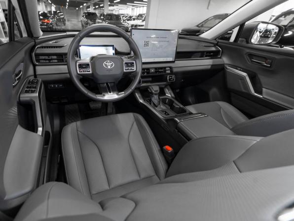 Toyota RAV4 VI (XA60) с пробегом 2026 года, цена 4 250 000 рублей, 18 км, внедорожник, Автокод Объявления