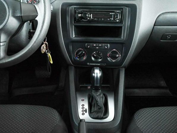 Volkswagen Jetta VI Рестайлинг с пробегом 2014 года, цена 1 250 000 рублей, 162212 км, седан, Автокод Объявления