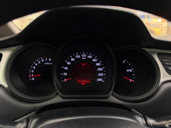 Kia Ceed II Рестайлинг с пробегом 2016 года, цена 1 050 000 рублей, 211000 км, хэтчбек, Автокод Объявления