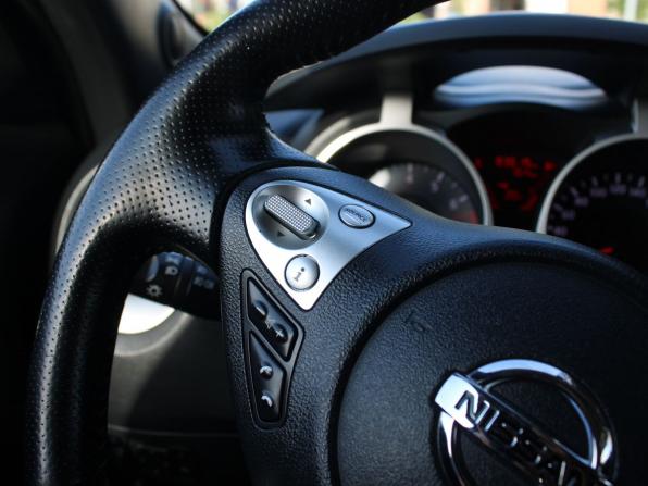 Nissan Juke I с пробегом 2014 года, цена 1 099 000 рублей, 83618 км, внедорожник, Автокод Объявления
