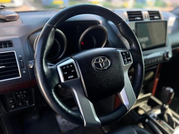 Toyota Land Cruiser Prado 150 Series Рестайлинг 2 с пробегом 2017 года, цена 4 000 000 рублей, 151464 км, внедорожник, Автокод Объявления