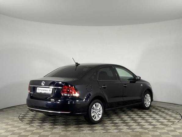 Volkswagen Polo V Рестайлинг с пробегом 2018 года, цена 1 050 000 рублей, 129258 км, седан, Автокод Объявления