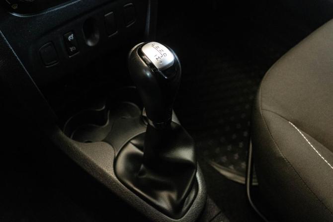 Renault Sandero II Рестайлинг с пробегом 2018 года, цена 1 099 000 рублей, 137539 км, хэтчбек, Автокод Объявления