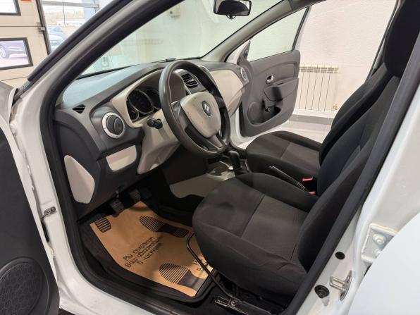 Renault Sandero II с пробегом 2017 года, цена 774 000 рублей, 56589 км, хэтчбек, Автокод Объявления