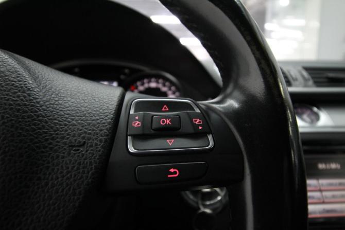 Volkswagen Passat B7 с пробегом 2013 года, цена 1 200 000 рублей, 228000 км, универсал, Автокод Объявления