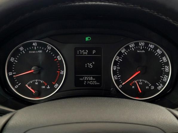 Skoda Octavia II (A5) Рестайлинг с пробегом 2010 года, цена 750 000 рублей, 214025 км, лифтбек, Автокод Объявления