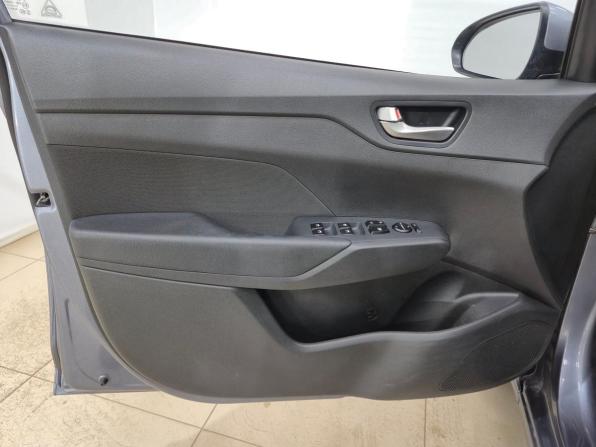 Hyundai Solaris II с пробегом 2019 года, цена 1 330 000 рублей, 127700 км, седан, Автокод Объявления