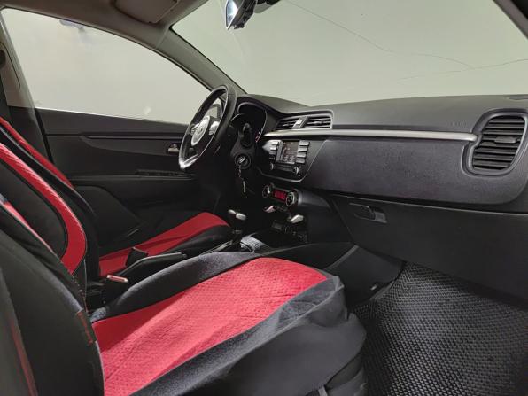 Kia Rio IV с пробегом 2017 года, цена 1 260 000 рублей, 143164 км, седан, Автокод Объявления