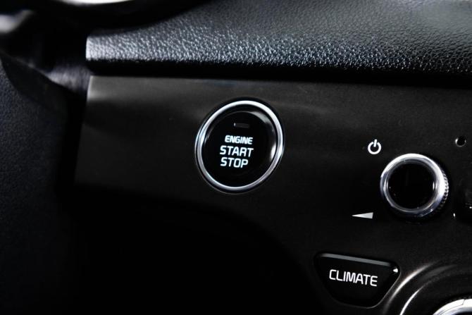 Kia Sportage IV Рестайлинг с пробегом 2019 года, цена 2 259 000 рублей, 170000 км, внедорожник, Автокод Объявления