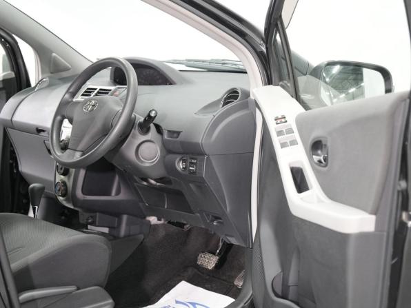 Toyota Vitz II (XP90) с пробегом 2010 года, цена 615 000 рублей, 27000 км, хэтчбек, Автокод Объявления