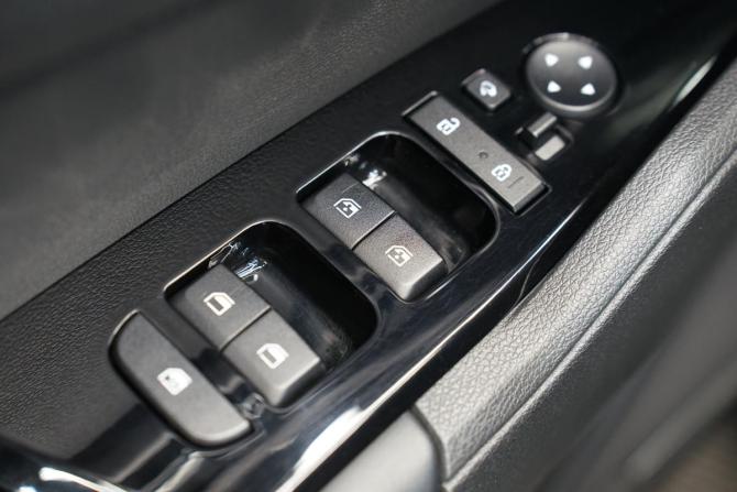 Kia Sportage V с пробегом 2022 года, цена 3 290 000 рублей, 78000 км, внедорожник, Автокод Объявления