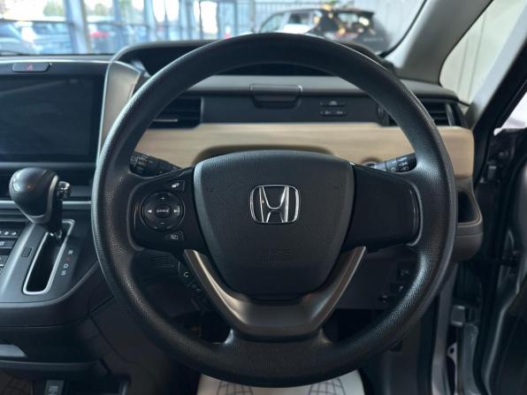 Honda Freed II с пробегом 2017 года, цена 1 460 000 рублей, 117216 км, компактвэн, Автокод Объявления