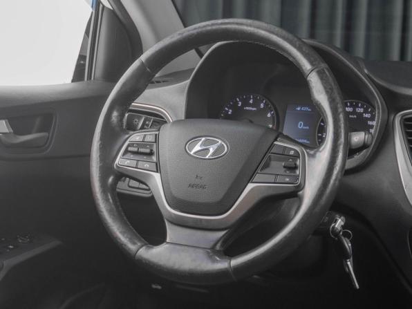 Hyundai Solaris II с пробегом 2018 года, цена 1 099 000 рублей, 164494 км, седан, Автокод Объявления
