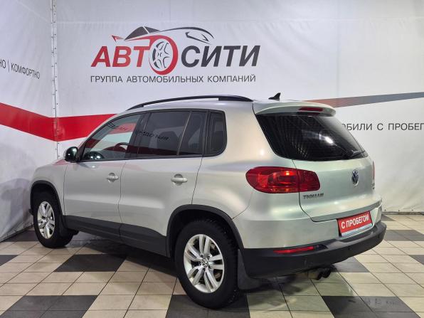 Volkswagen Tiguan I Рестайлинг с пробегом 2011 года, цена 960 000 рублей, 293000 км, внедорожник, Автокод Объявления