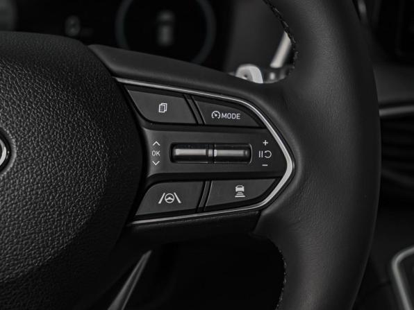 Hyundai Santa Fe IV Рестайлинг с пробегом 2021 года, цена 3 899 000 рублей, 73550 км, внедорожник, Автокод Объявления