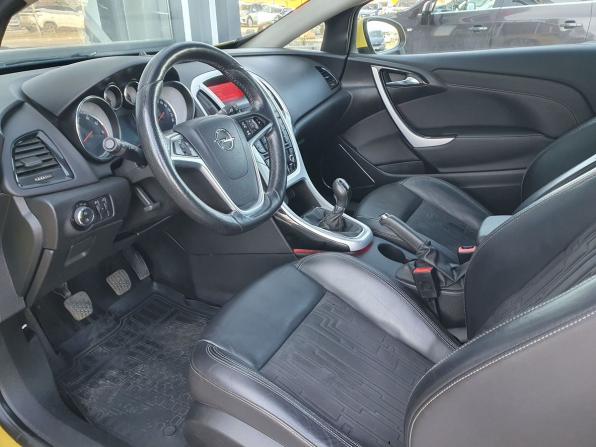 Opel Astra J Рестайлинг с пробегом 2013 года, цена 830 000 рублей, 135049 км, хэтчбек, Автокод Объявления