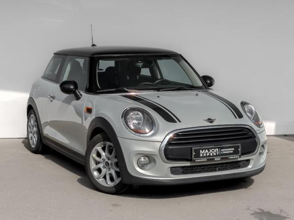 Mini Hatch III (F55/F56) Рестайлинг с пробегом 2018 года, цена 1 800 000 рублей, 73652 км, хэтчбек, Автокод Объявления