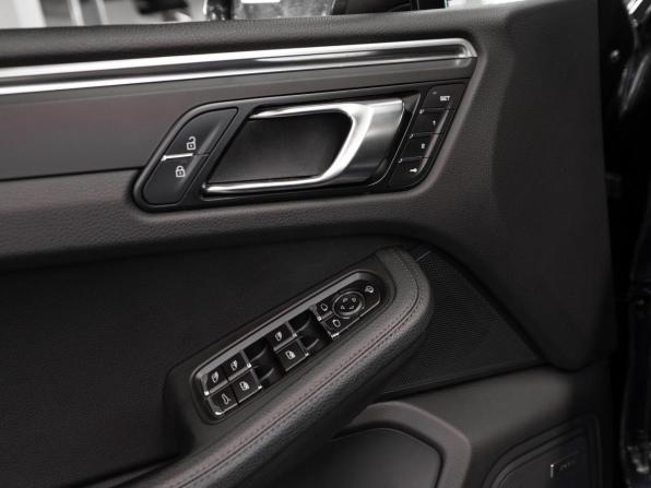 Porsche Macan I Рестайлинг с пробегом 2019 года, цена 5 300 000 рублей, 35959 км, внедорожник, Автокод Объявления