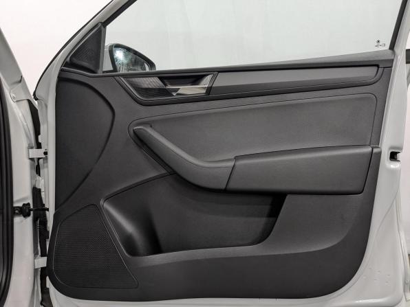 Skoda Rapid I Рестайлинг с пробегом 2019 года, цена 1 550 000 рублей, 43131 км, лифтбек, Автокод Объявления