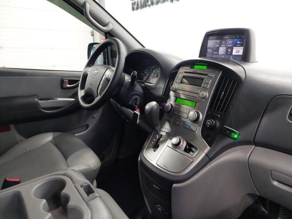 Hyundai Grand Starex I Рестайлинг с пробегом 2015 года, цена 2 450 000 рублей, 198000 км, минивэн, Автокод Объявления