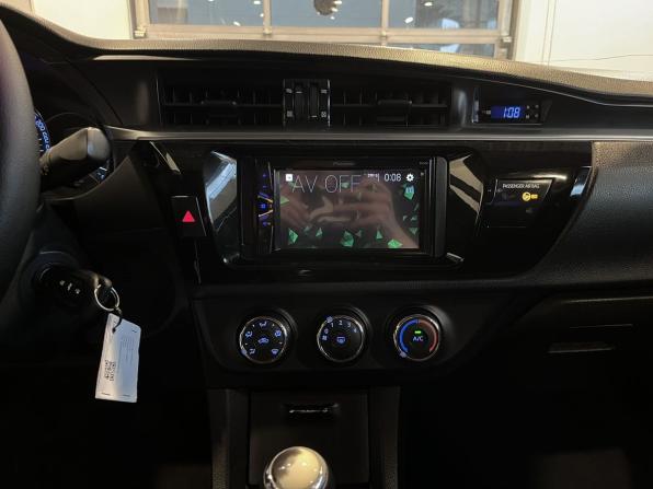 Toyota Corolla XI (E160 E170 E180) с пробегом 2013 года, цена 926 000 рублей, 237480 км, седан, Автокод Объявления