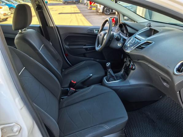 Ford Fiesta Mk6 Рестайлинг с пробегом 2015 года, цена 870 000 рублей, 155125 км, седан, Автокод Объявления
