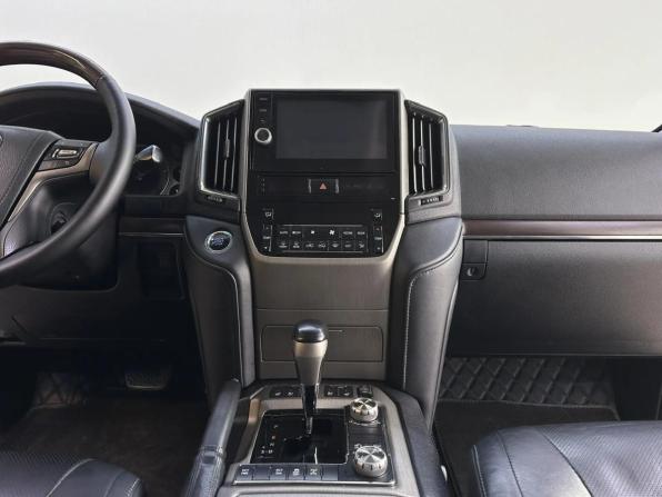 Toyota Land Cruiser 200 Series Рестайлинг 2 с пробегом 2015 года, цена 4 750 000 рублей, 187000 км, внедорожник, Автокод Объявления