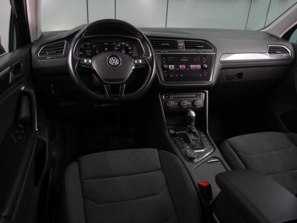 Volkswagen Tiguan II с пробегом 2018 года, цена 2 369 040 рублей, 160006 км, внедорожник, Автокод Объявления