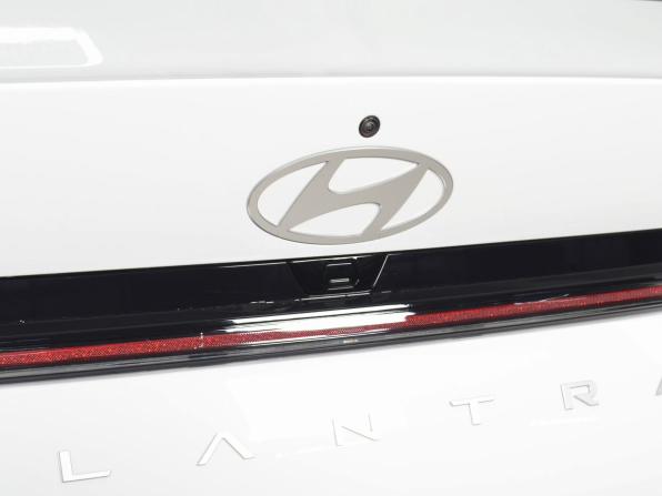 Hyundai Elantra VII (CN7) Рестайлинг с пробегом 2025 года, цена 2 599 995 рублей, 14 км, седан, Автокод Объявления