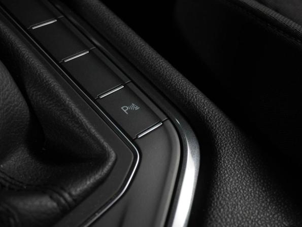Volkswagen Tiguan II с пробегом 2020 года, цена 2 699 000 рублей, 62993 км, внедорожник, Автокод Объявления