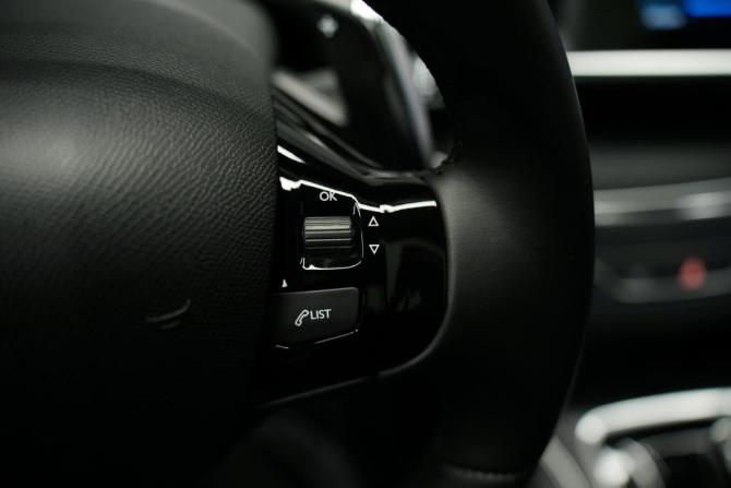Peugeot 308 II Рестайлинг с пробегом 2018 года, цена 1 690 000 рублей, 149447 км, универсал, Автокод Объявления